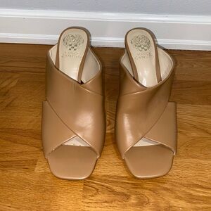 NWT Vince Camuto Averessa Sandal Sz 8.5